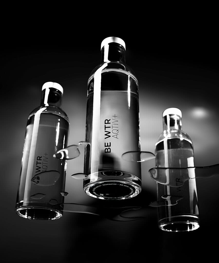 Still life bouteilles d'eau