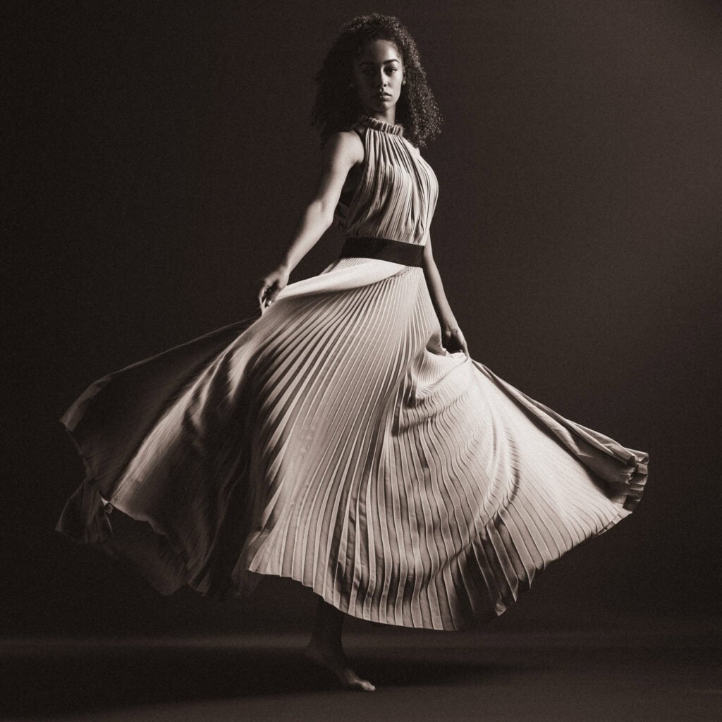 Shooting book model by Coloria