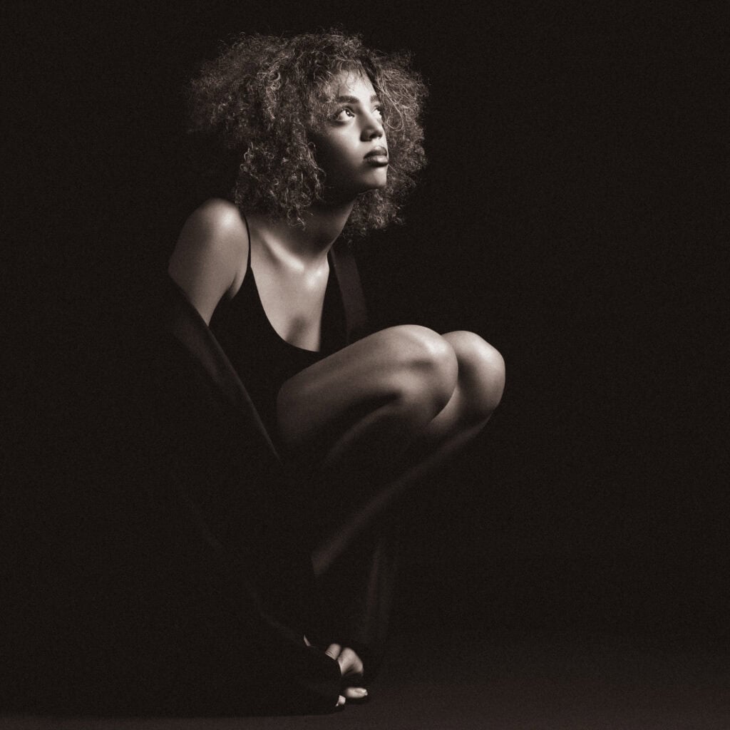 Shooting book model by Coloria